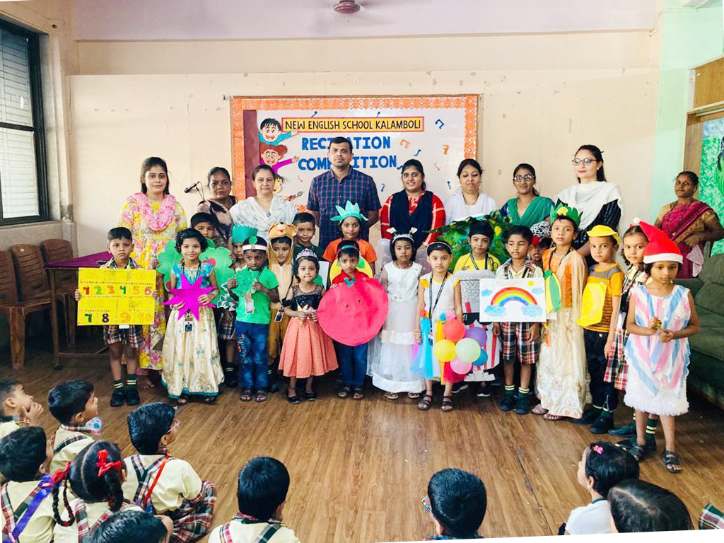 Students and parents during school admission guidance session